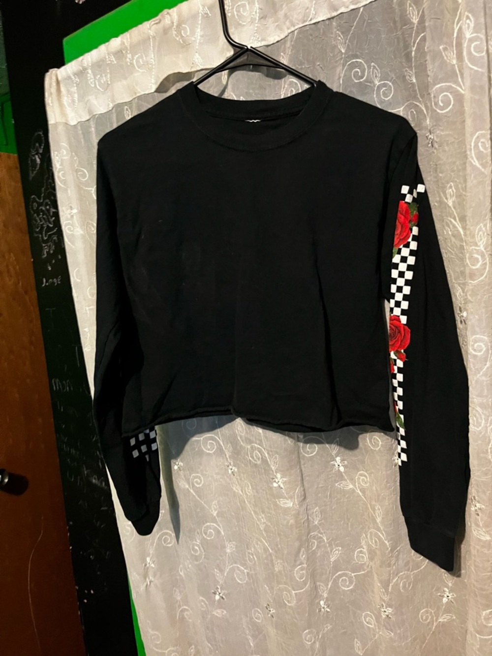 Women's Black Rose-Detail Cropped Long-Sleeve Top